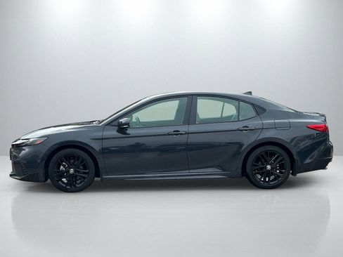 Used 2025 Toyota Camry SE FWD image 8