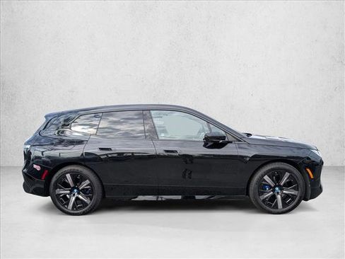 Used 2025 BMW iX M60 image 4