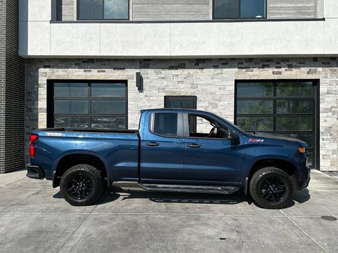Used 2019 Chevrolet Silverado 1500 Custom Trail Boss w/ Custom Convenience Package AWD/4WD image 2