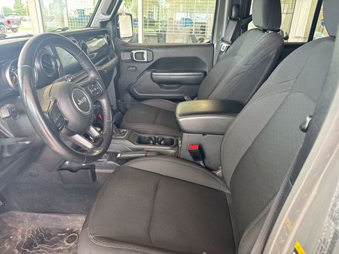 Used 2022 Jeep Gladiator Sport AWD/4WD image 10