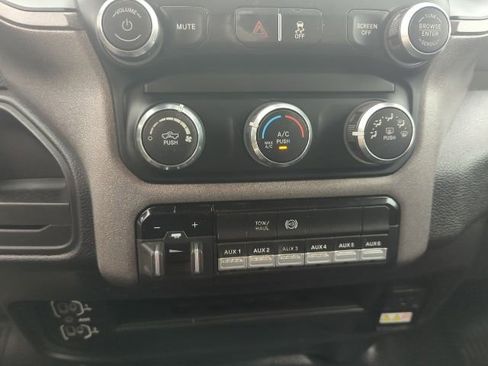 Used 2022 RAM 5500 Tradesman w/ Chrome Appearance Group AWD/4WD image 16
