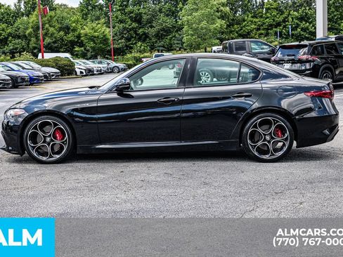 Used 2022 Alfa Romeo Giulia Veloce RWD image 9