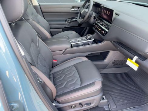 New 2026 Nissan Pathfinder Platinum image 29