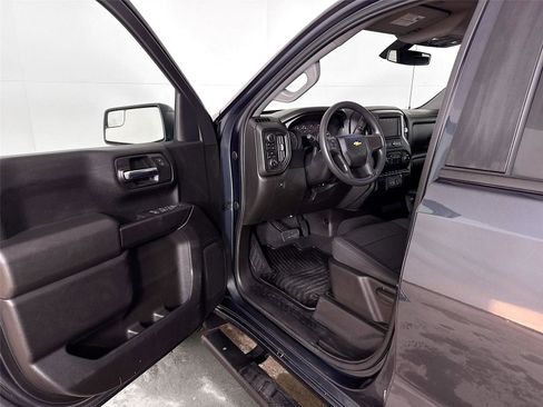 Used 2022 Chevrolet Silverado 1500 Custom image 3