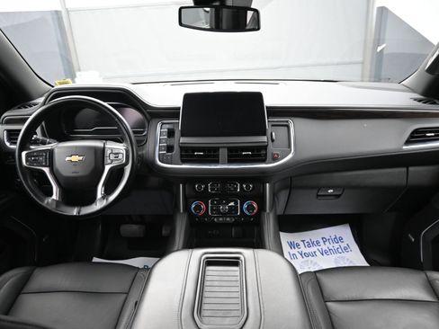 Used 2023 Chevrolet Suburban LT w/ Luxury Package image 22