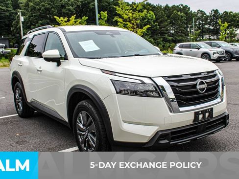 Used 2024 Nissan Pathfinder SV FWD image 4