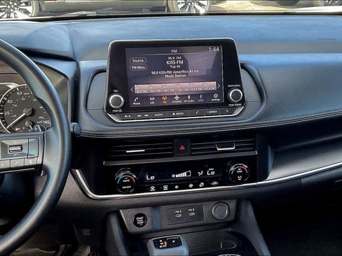 Used 2024 Nissan Rogue SV image 6