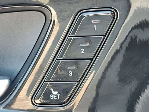 Certified 2025 Acura MDX SH-AWD w/ Advance Package image 29
