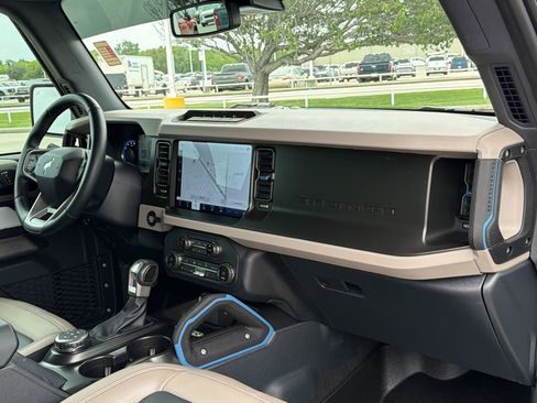 Used 2023 Ford Bronco Wildtrak AWD/4WD image 25
