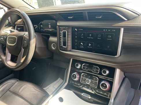 Used 2024 GMC Yukon XL Denali w/ Advanced Technology Package AWD/4WD image 23
