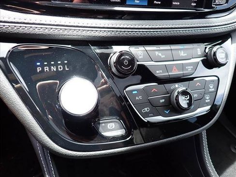 New 2027 Chrysler Pacifica Limited AWD/4WD image 23