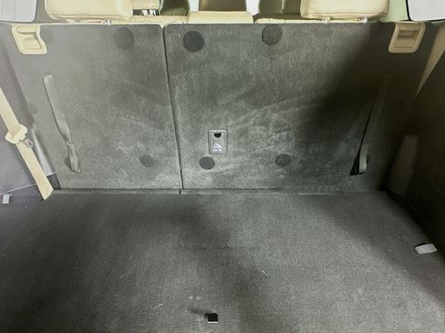 Used 2020 Toyota Highlander XLE image 30