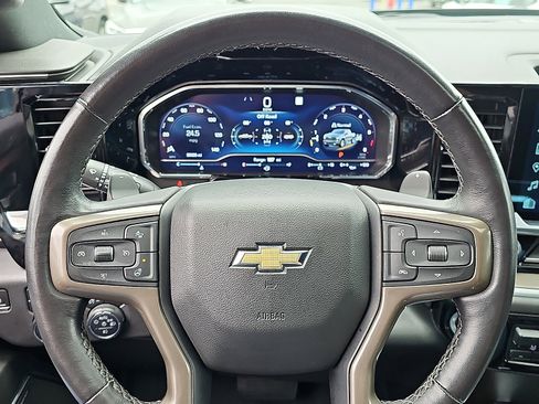 Used 2022 Chevrolet Silverado 1500 High Country w/ High Country Premium Package AWD/4WD image 22