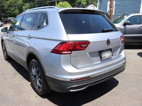 Used 2024 Volkswagen Tiguan SE FWD image 3
