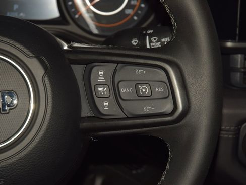 Used 2025 Jeep Gladiator Rubicon w/ Safety Group AWD/4WD image 43