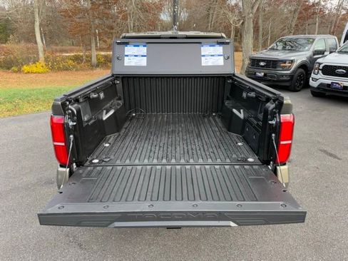 Used 2025 Toyota Tacoma TRD Off-Road image 6