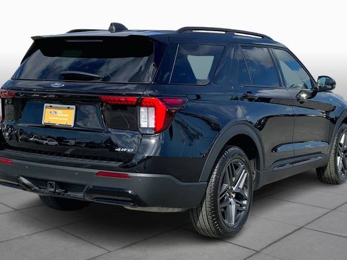 Certified 2025 Ford Explorer ST-Line w/ Premium Package image 13