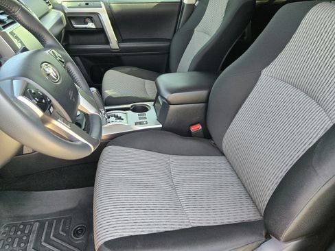 Used 2024 Toyota 4Runner SR5 AWD/4WD image 9