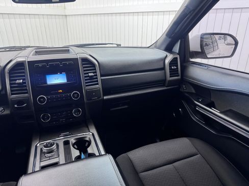 Used 2018 Ford Expedition XLT w/ Cargo Package image 17