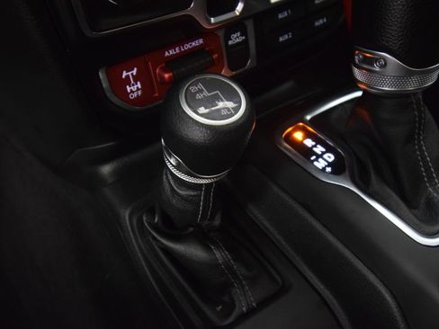 Used 2024 Jeep Wrangler Unlimited Sport AWD/4WD image 27