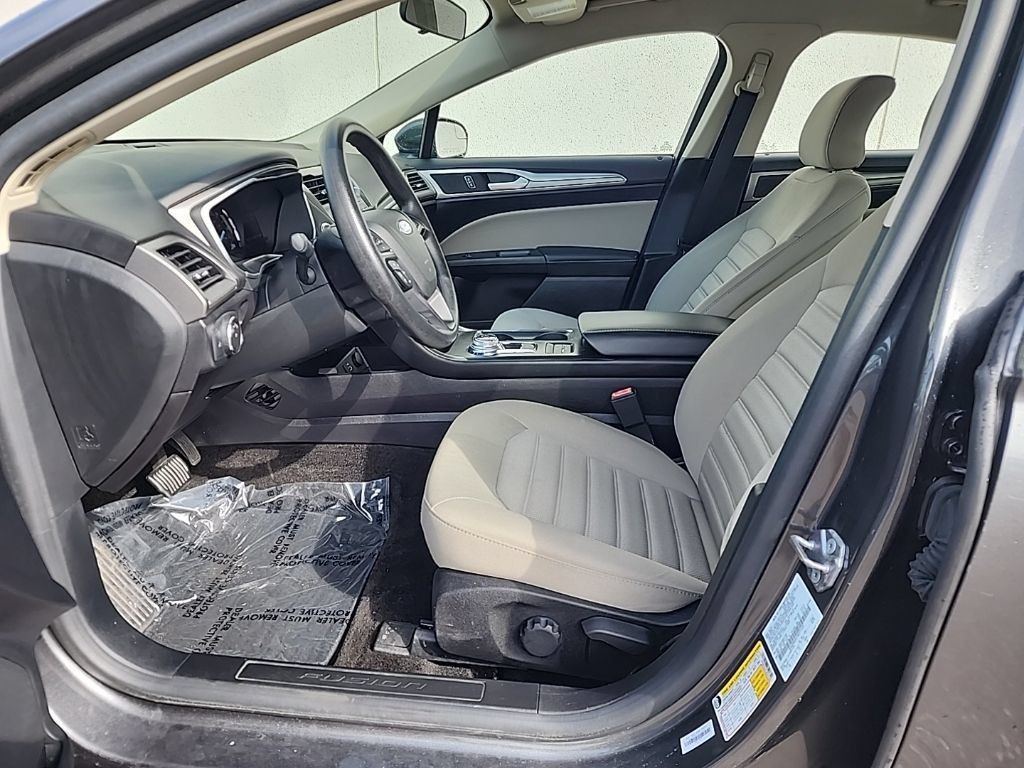 Used 2018 Ford Fusion S FWD image 9