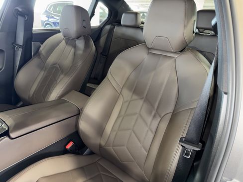 Certified 2025 BMW 530i image 33