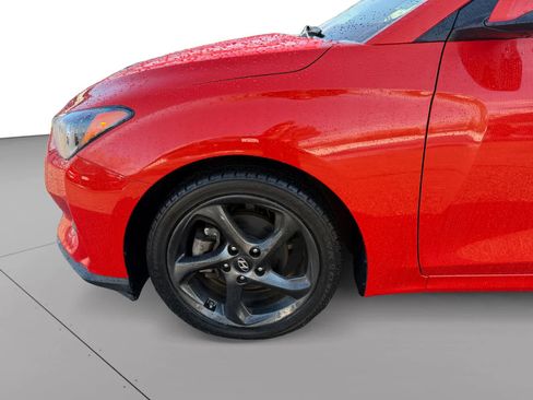 Used 2020 Hyundai Veloster 2.0 image 19