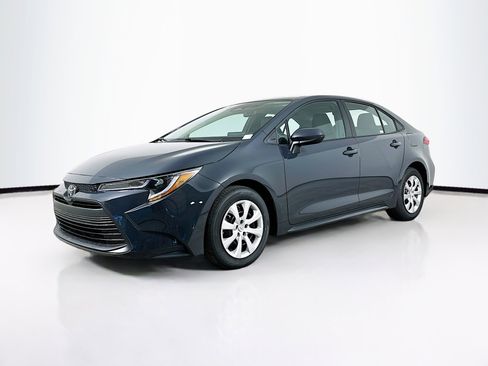 Used 2026 Toyota Corolla LE image 3
