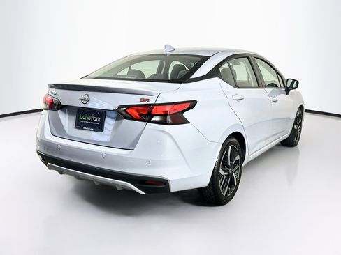 Used 2025 Nissan Versa SR FWD image 9