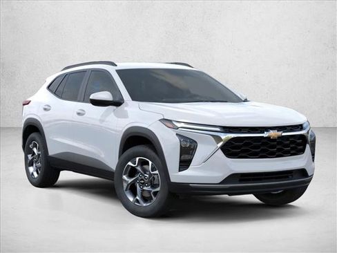 New 2026 Chevrolet Trax LT FWD image 2