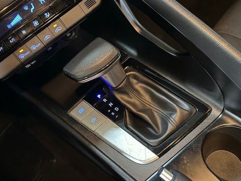 Certified 2023 Hyundai Elantra SEL image 21