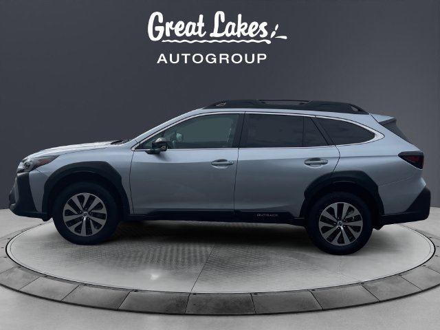 Certified 2025 Subaru Outback Premium AWD/4WD image 2