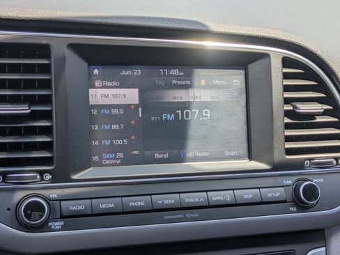 Used 2017 Hyundai Elantra SE FWD image 22