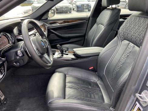 Used 2018 BMW M550i xDrive image 21