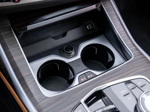 Certified 2024 BMW X7 xDrive40i w/ Executive Package image 31