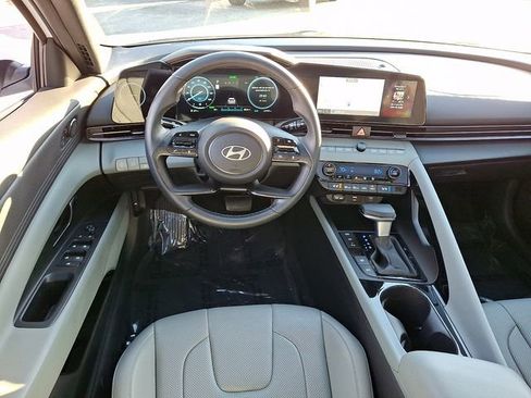Used 2024 Hyundai Elantra Limited image 14