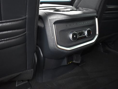 Certified 2025 Ford Expedition Platinum AWD/4WD image 19