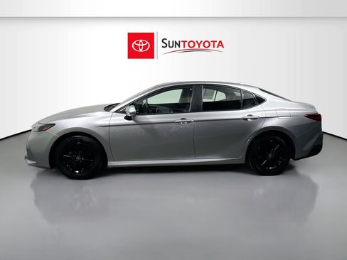 Used 2025 Toyota Camry LE image 7