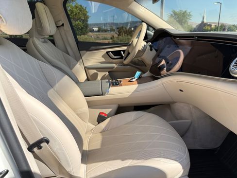 Used 2023 Mercedes-Benz EQS 580 4MATIC SUV image 19