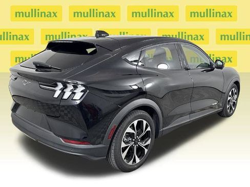 Certified 2025 Ford Mustang Mach-E Select w/ Comfort Package Lite image 4