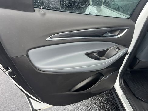 Used 2019 Buick Enclave Essence image 21