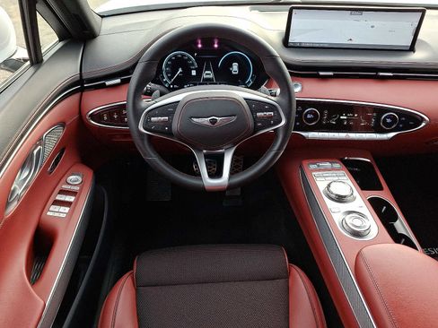 Used 2023 Genesis GV70 2.5T w/ Sport Prestige Package image 11