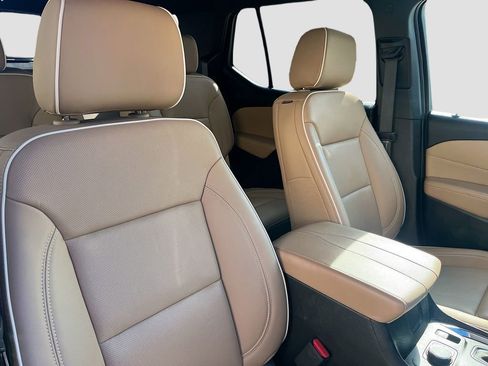 Used 2023 Chevrolet Traverse Premier w/ LPO, 'HIT The Road' Package FWD image 31