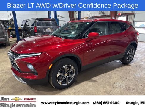 Used 2023 Chevrolet Blazer LT AWD/4WD image 1