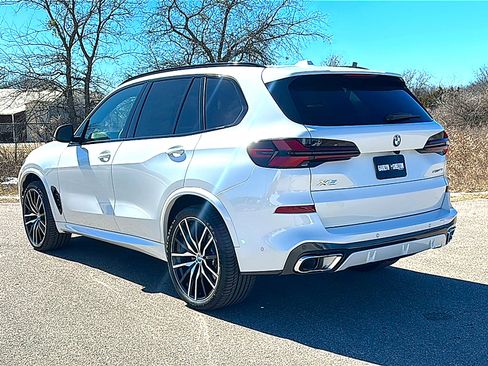 New 2026 BMW X5 xDrive40i w/ M Sport Package AWD/4WD image 6