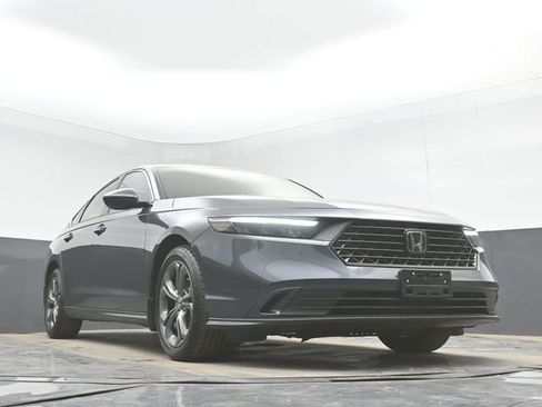 Used 2023 Honda Accord EX image 39