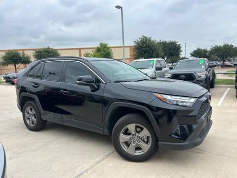 Used 2025 Toyota RAV4 XLE w/ Convenience Package AWD/4WD image 2