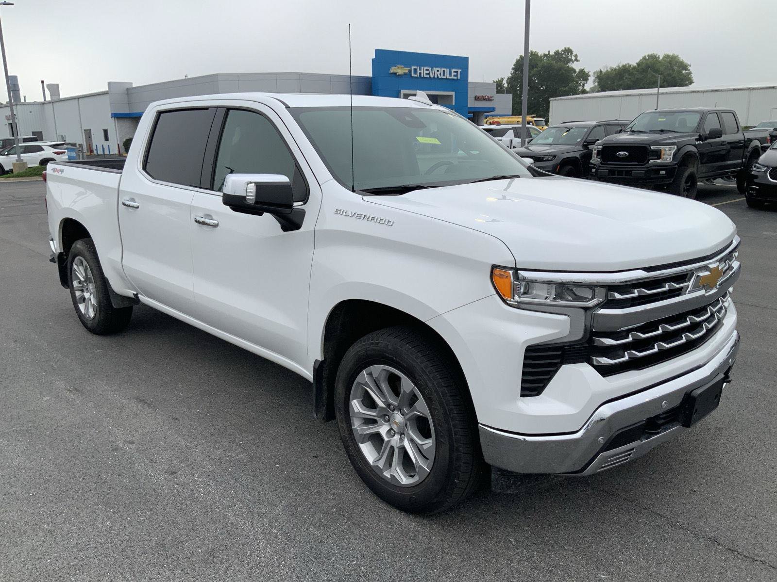 Used 2024 Chevrolet Silverado 1500 LTZ w/ LTZ Premium Package AWD/4WD image 2