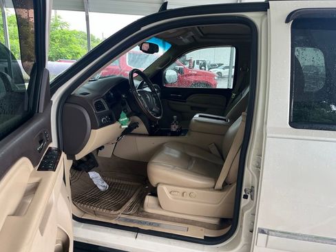 Used 2013 GMC Yukon Denali AWD/4WD image 6