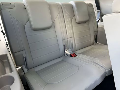 Used 2025 Volkswagen Atlas SEL image 24